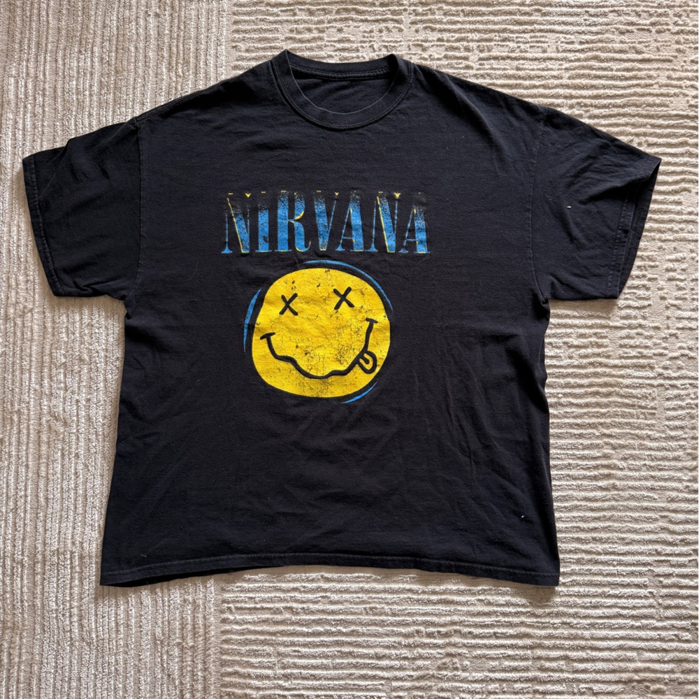 NIRVANA Black‎ Tee with Yellow Smiley - size Large